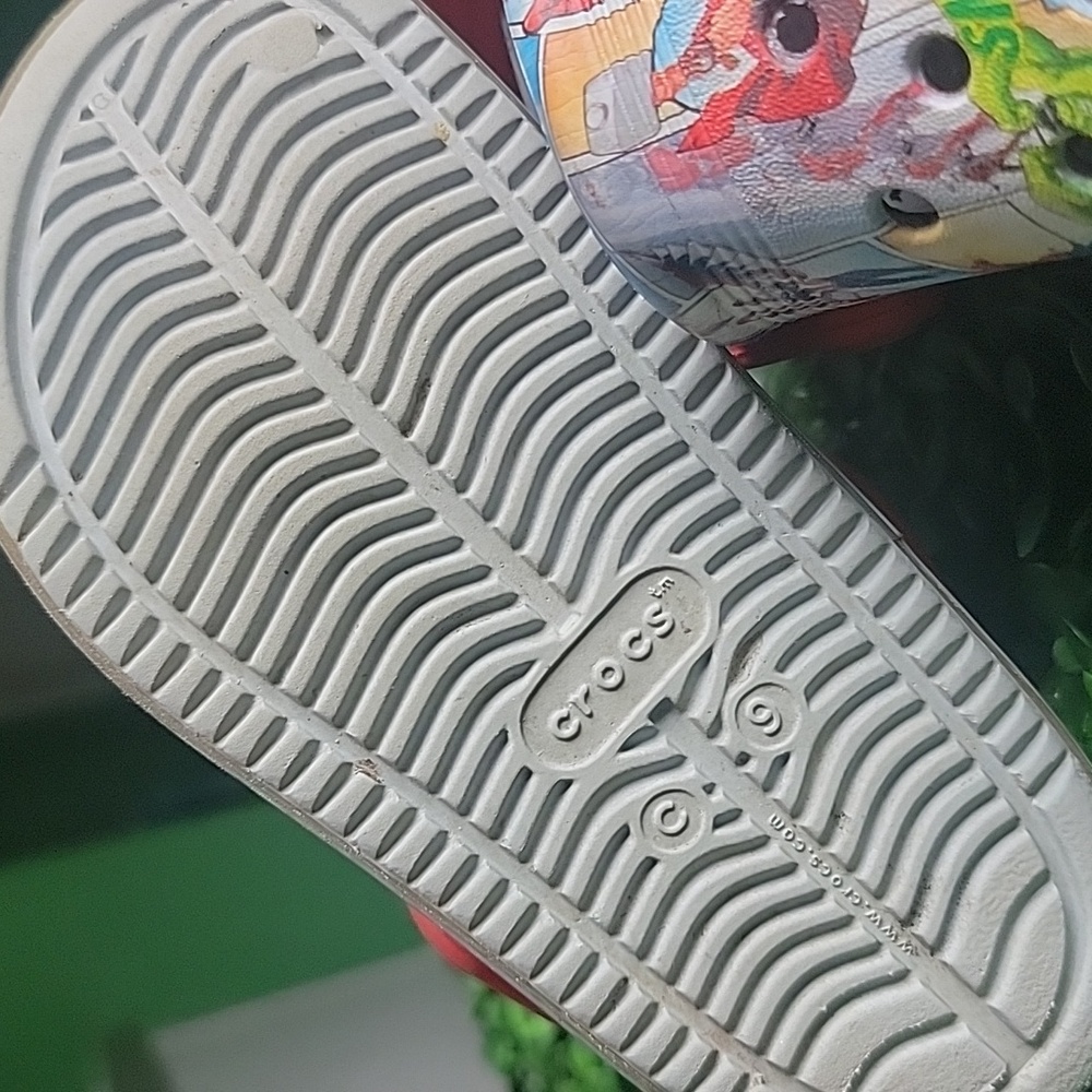 Marvel Avengers Kids Crocs - Red and Gray - Picture 5 of 5